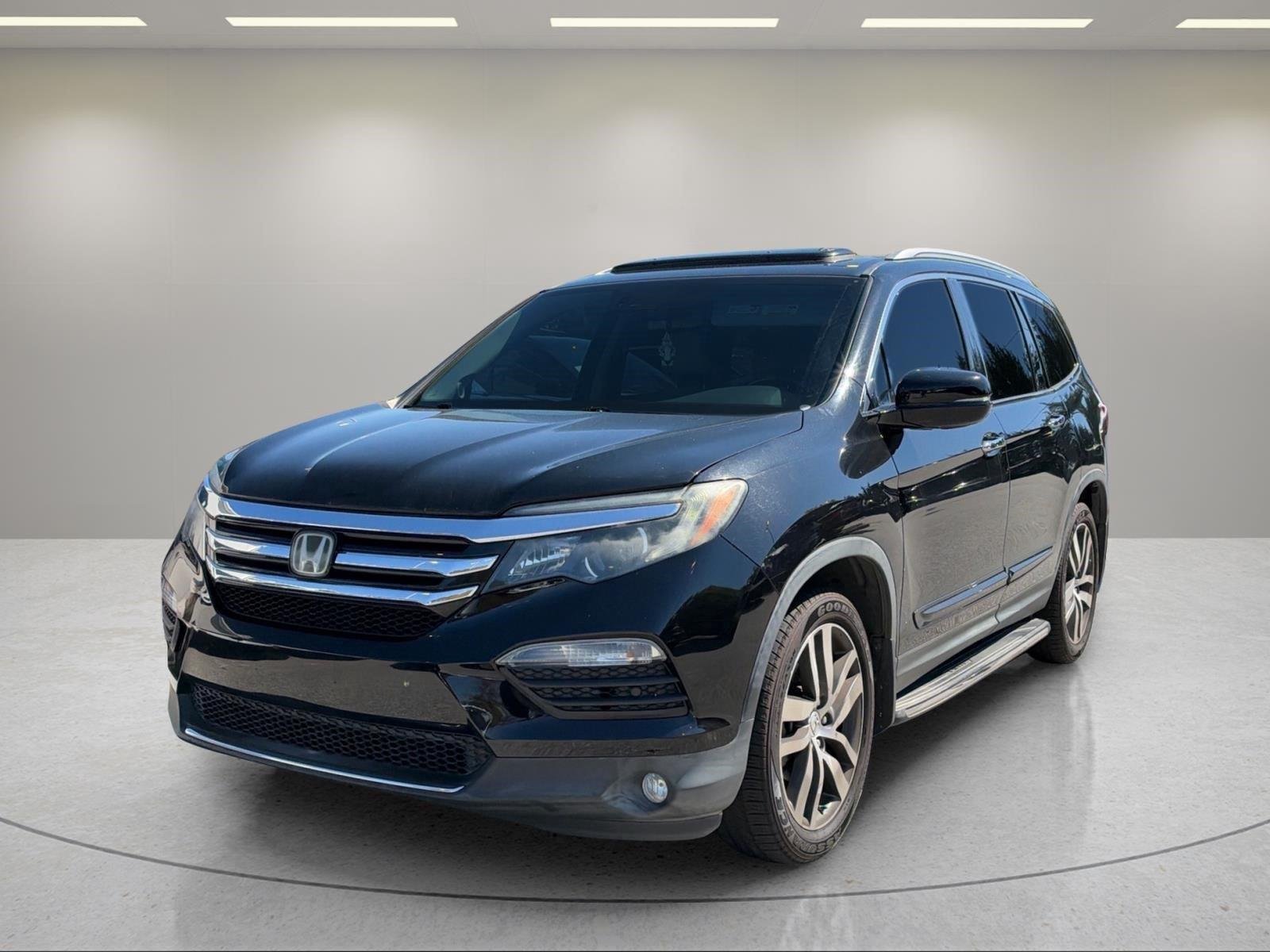 Used 2016 Crystal Black Pearl Honda Elite image 2