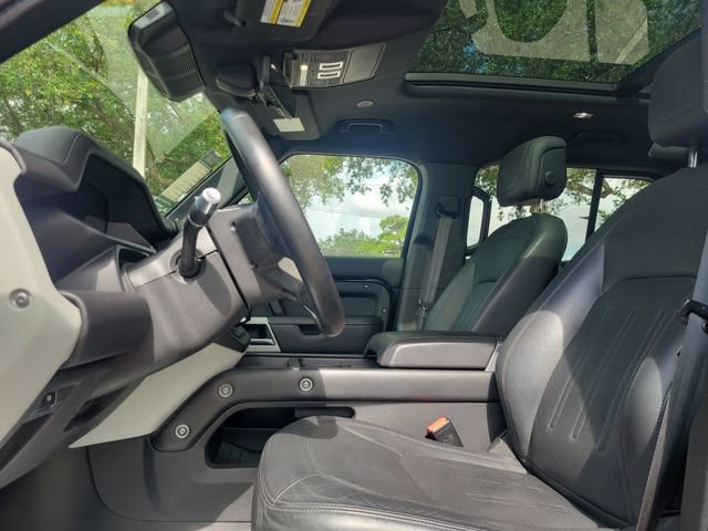 Used 2022 Santorini Black Metallic Land Rover XS Edition image 18