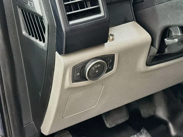 Used 2015 Blue Ford XL image 10