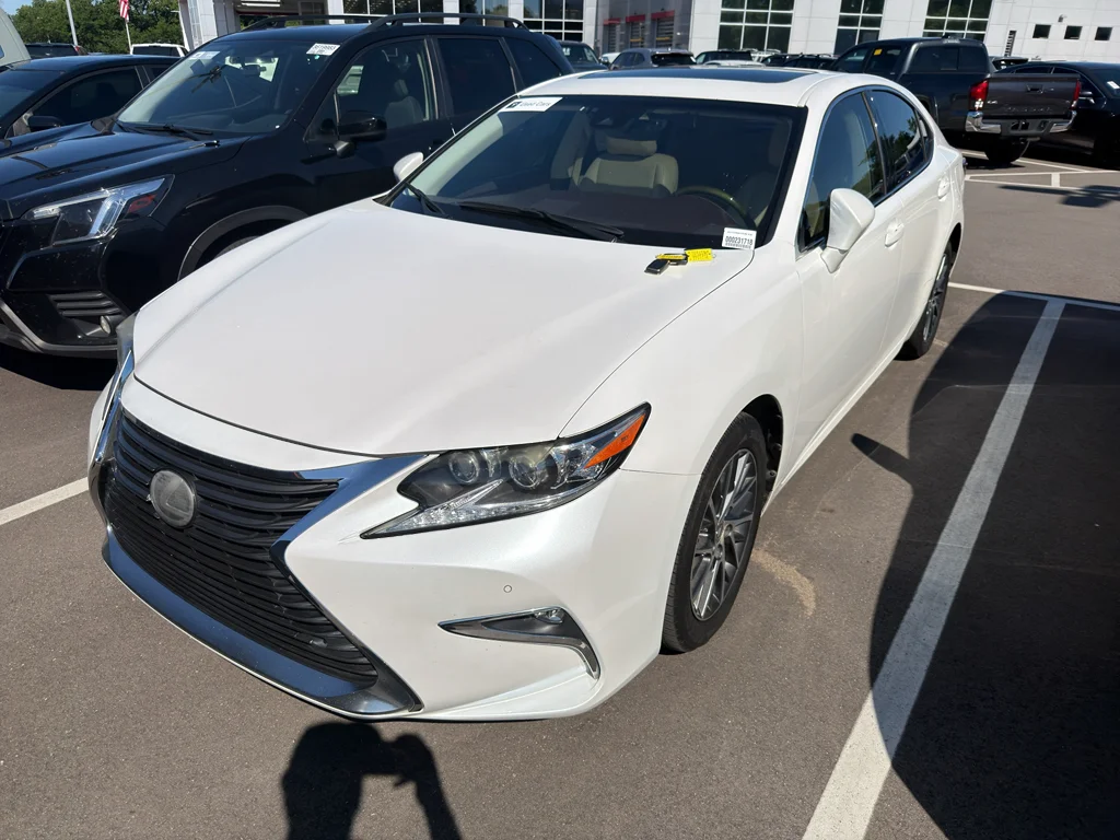 Used 2016 Eminent White Pearl Lexus Base image 2