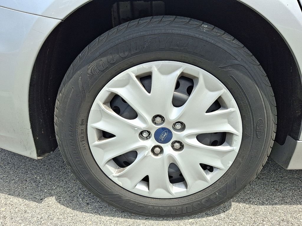 Used 2019 Silver Ford S image 8