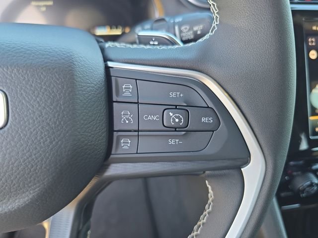 New 2026 Diamond Black Crystal Pearl-Coat Exterior Paint Jeep Laredo X image 24