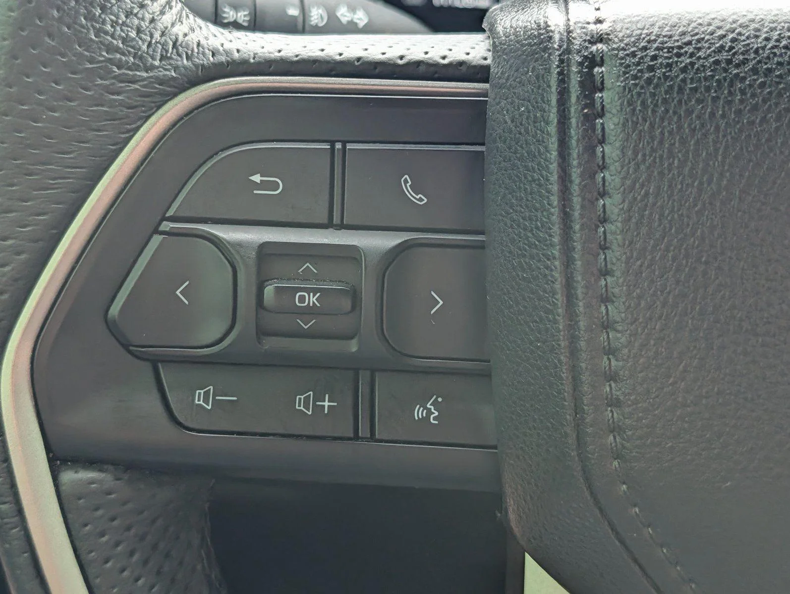 Used 2025 Lunar Rock Toyota Limited image 24