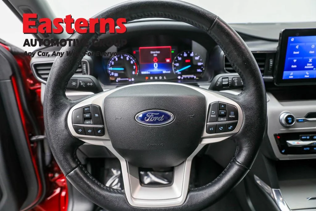 Used 2023 Red Ford XLT image 10