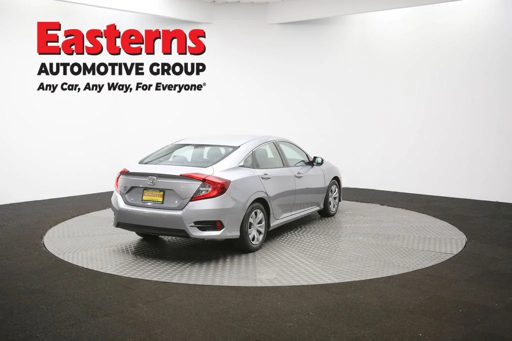Used 2018 Silver Honda LX image 35