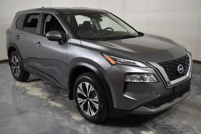 Used 2023 Gray Nissan SV image 12