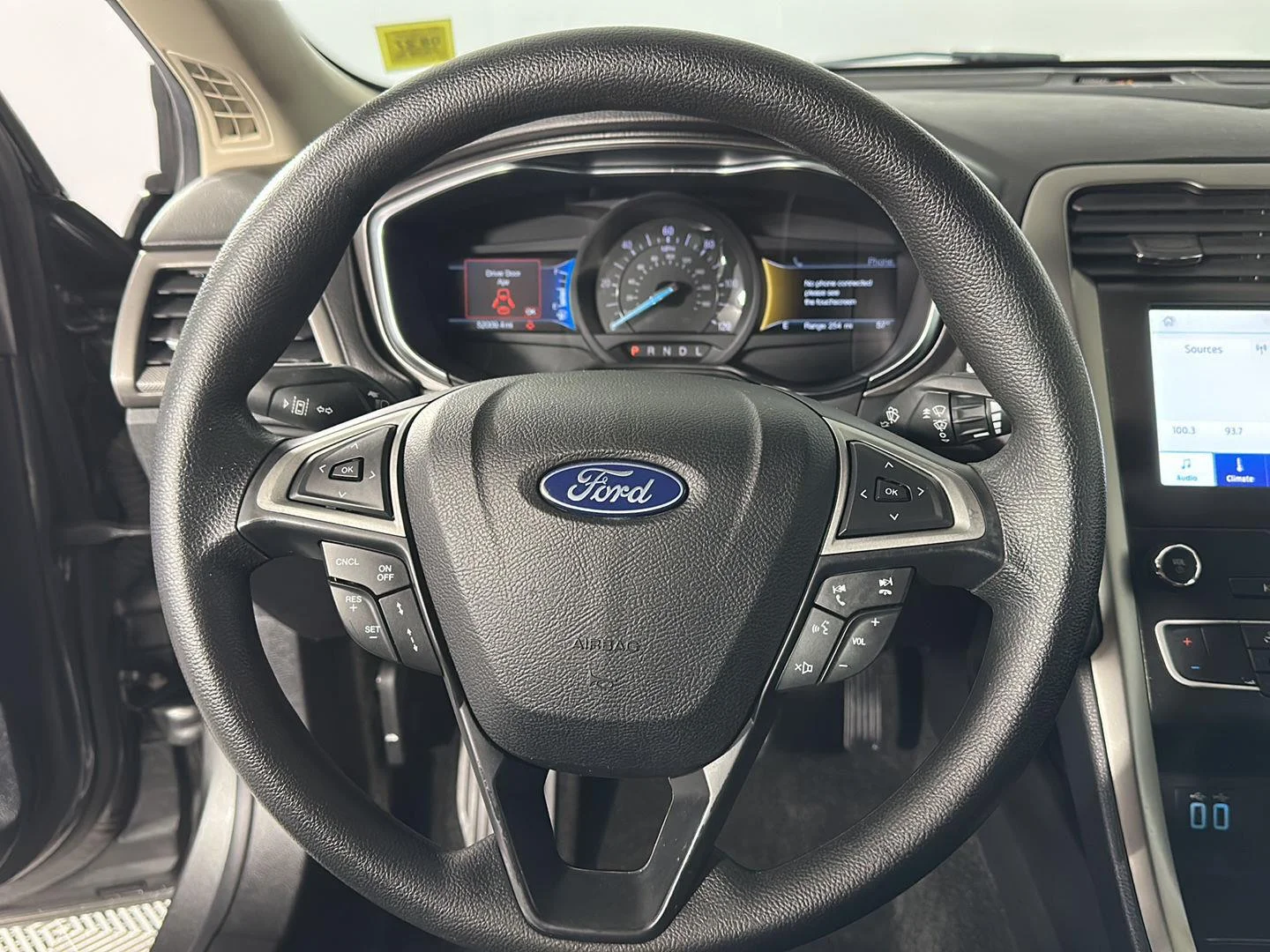 Used 2020 Magnetic Ford SE image 9