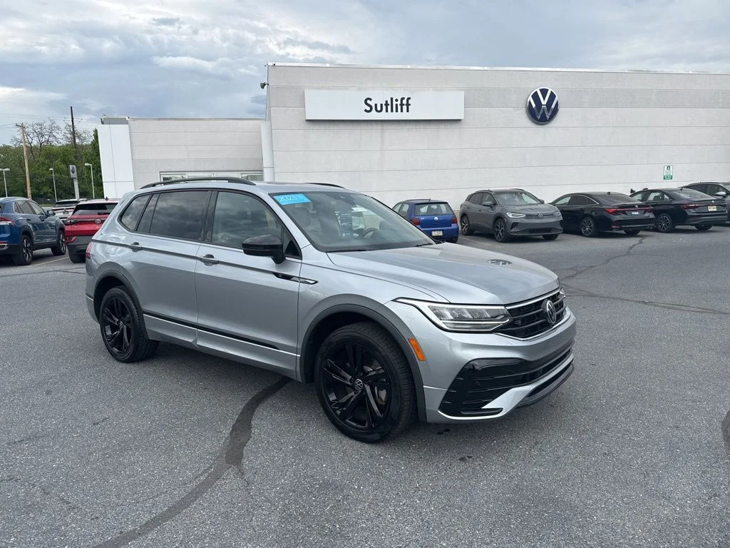 2023 Volkswagen Tiguan SE R-LINE BLACK