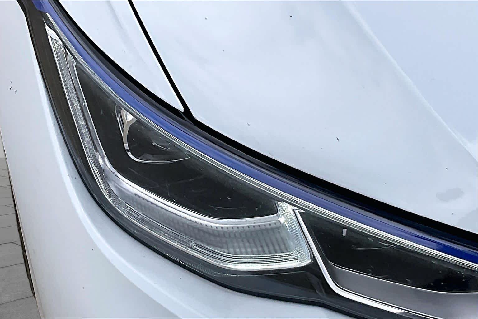 Used 2024 Pure White Volkswagen  image 27
