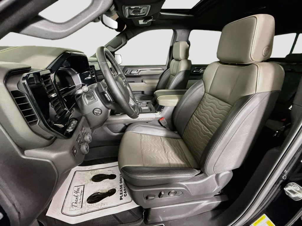 Used 2025 Black Chevrolet ZR2 image 21