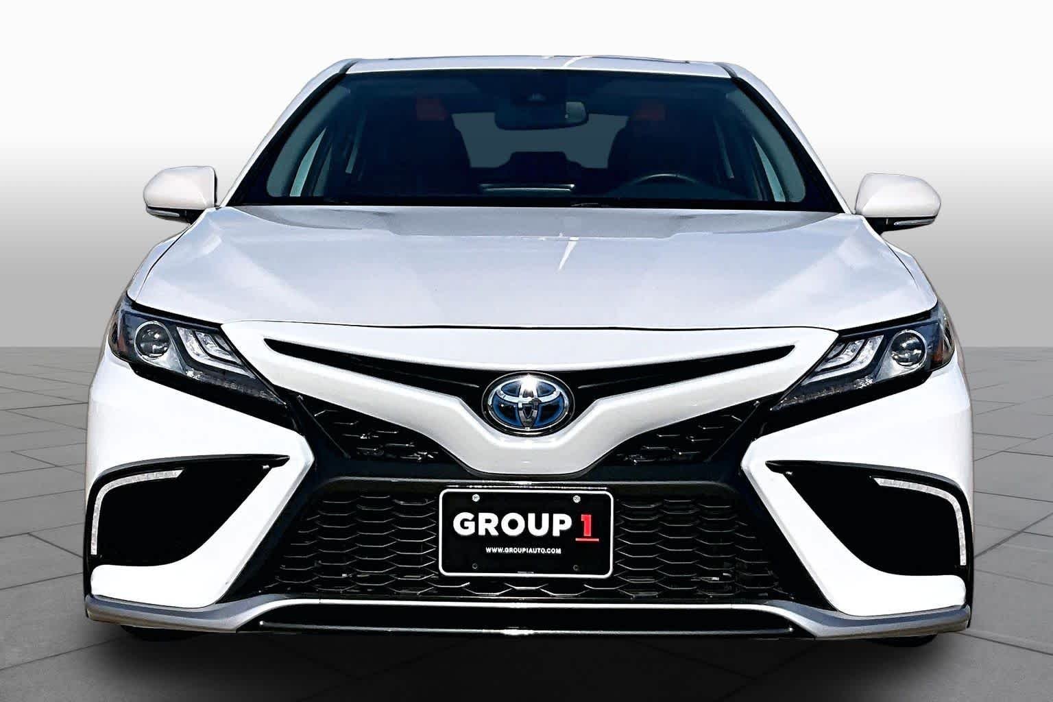 Used 2023 Wind Chill Pearl Toyota Hybrid XSE image 4