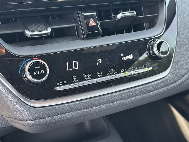 Certified Used 2022 Silver Toyota SE image 31