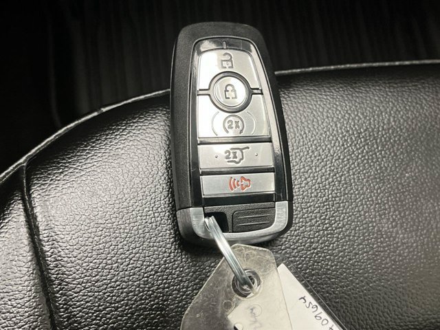 Used 2023 Stone Blue Ford SEL image 27