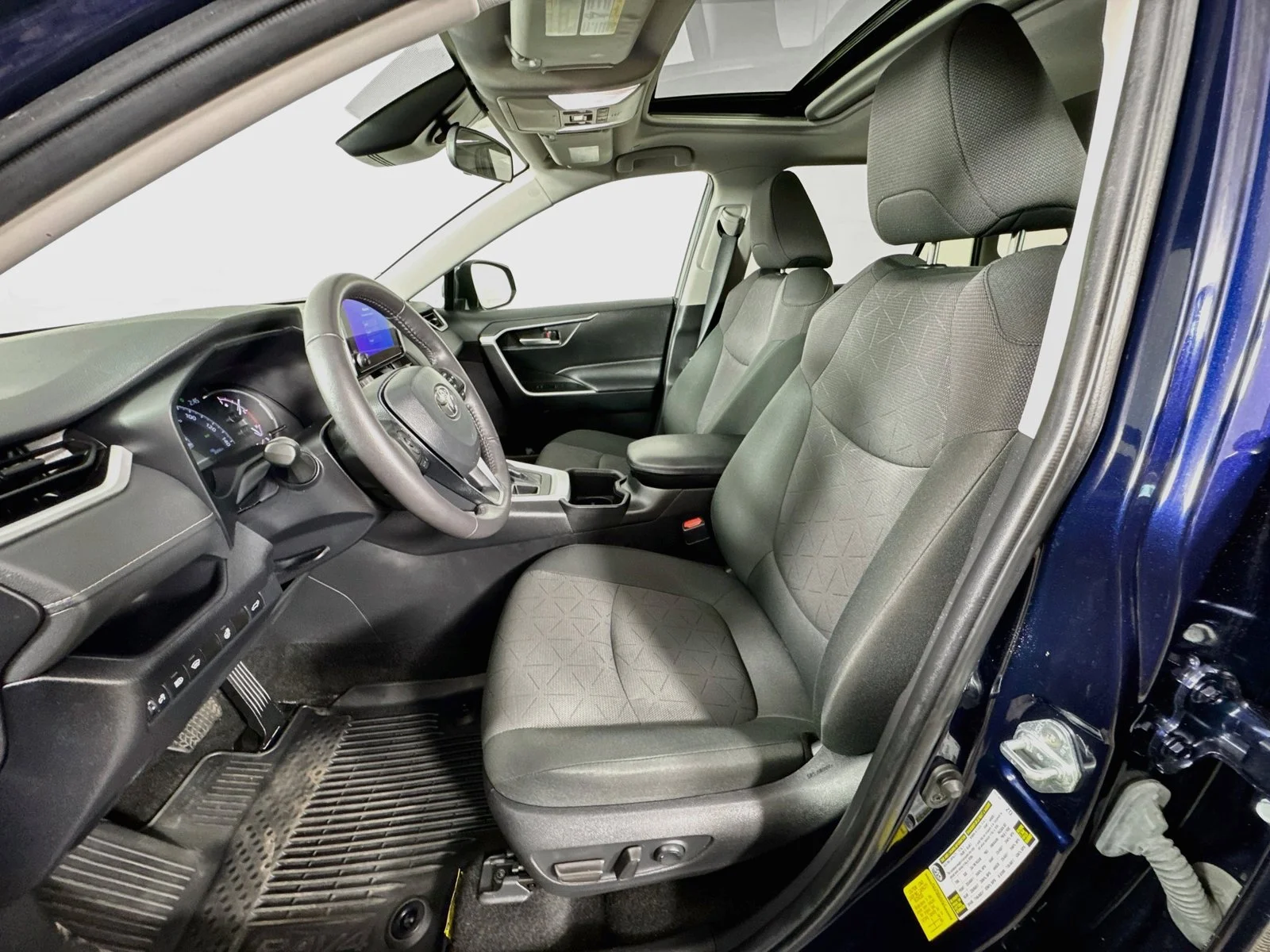 Certified Used 2024  Toyota XLE image 20