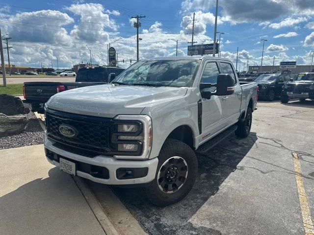 Used 2025 Avalanche Ford Lariat image 2