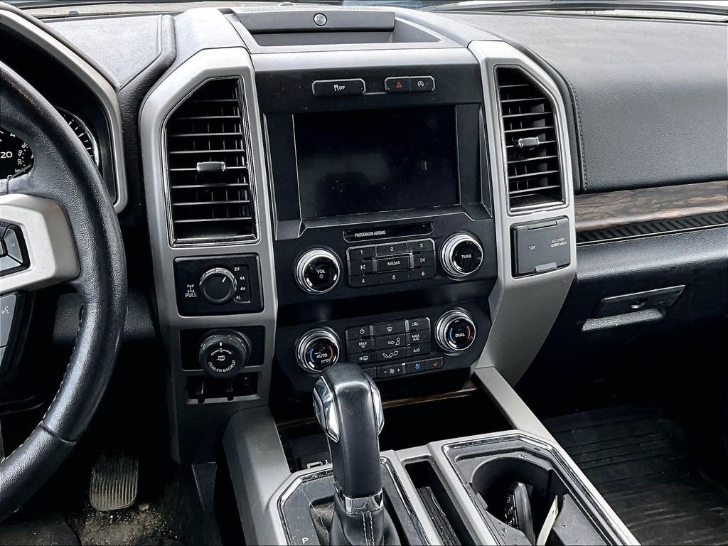 Used 2019 Agate Black Metallic Ford Lariat image 18