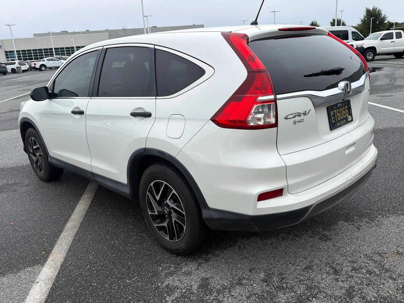 Used 2016 White Diamond Pearl Honda SE image 2