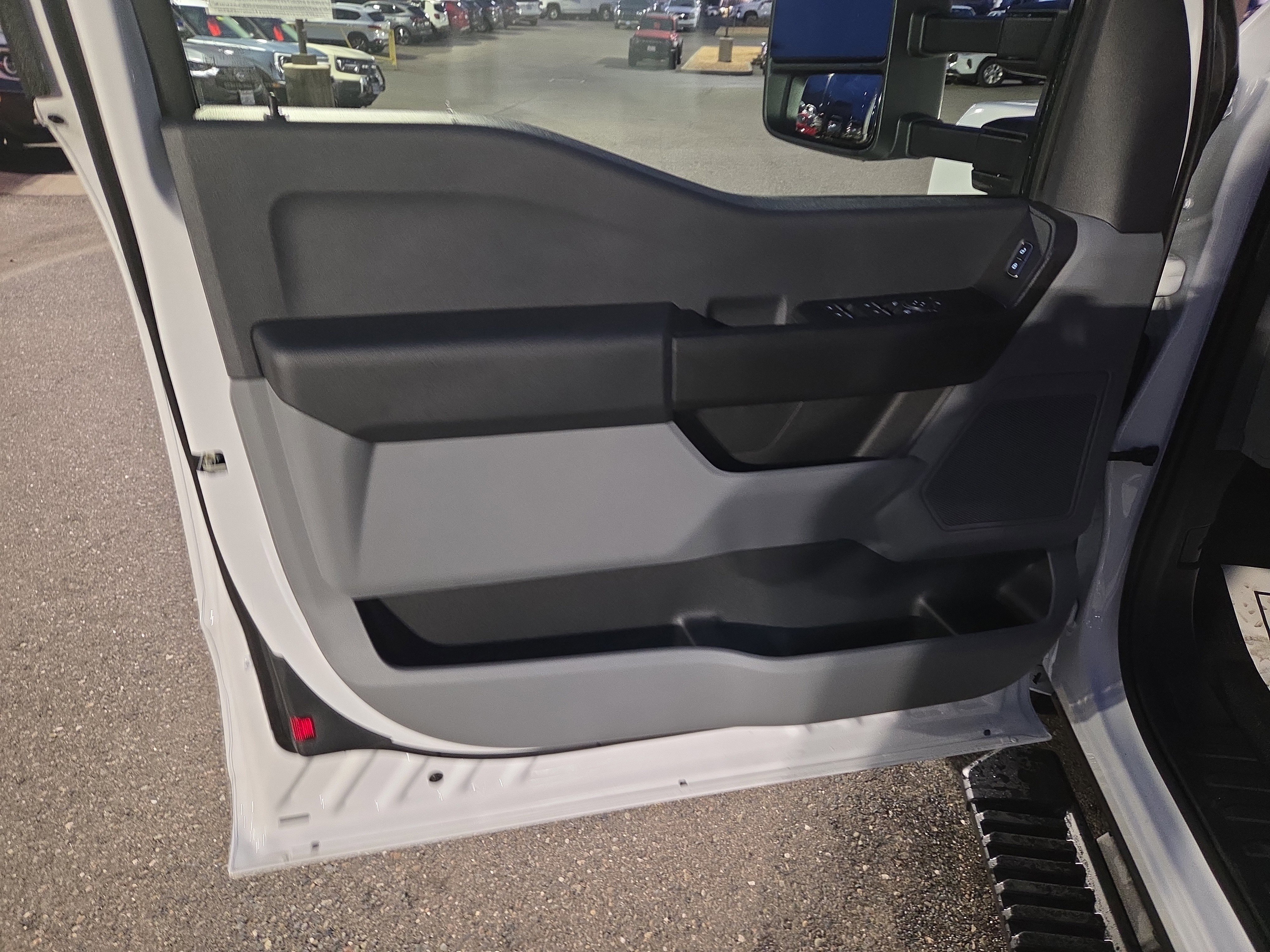 2026 Ford F-350 Super Duty Chassis Cab XL - Photo 11