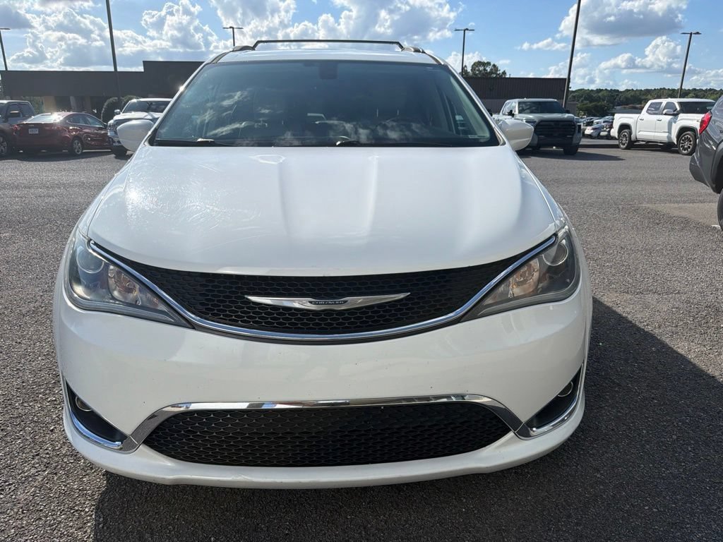 Used 2017 Bright White Clearcoat Chrysler Touring-L Plus image 9