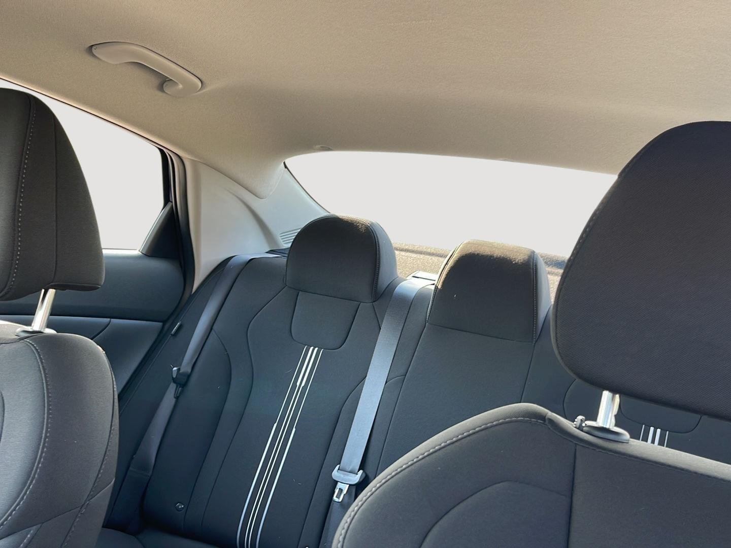 2024 Hyundai Elantra SEL - Photo 32