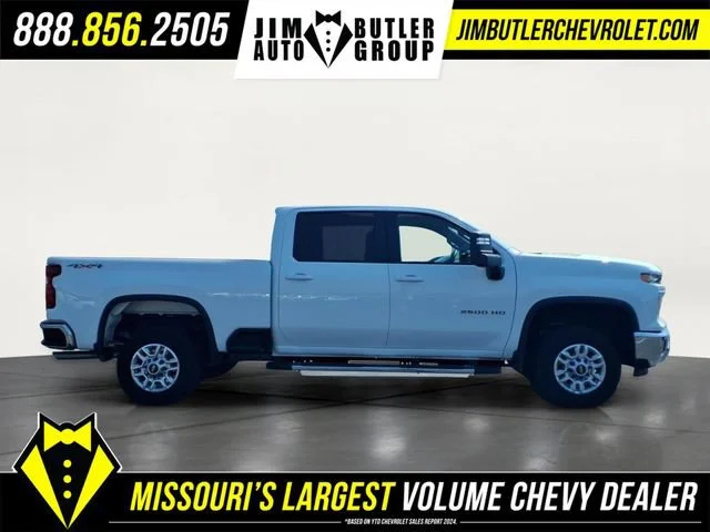Used 2025 Summit White Chevrolet LT image 5