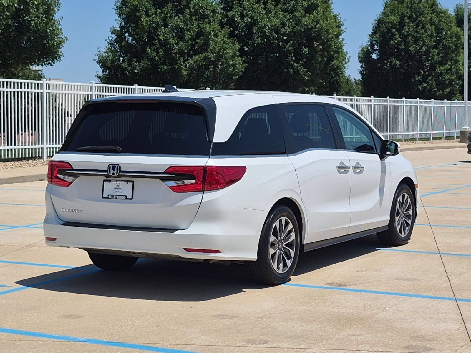 2024 Honda Odyssey EX-L - Photo 6