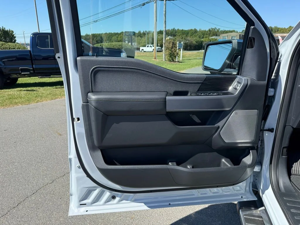 New 2025 White Ford Lariat image 13