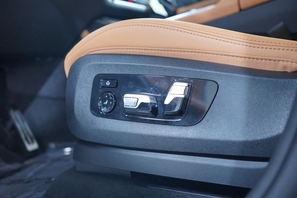 New 2027 Gray Metallic BMW xDrive40i image 8