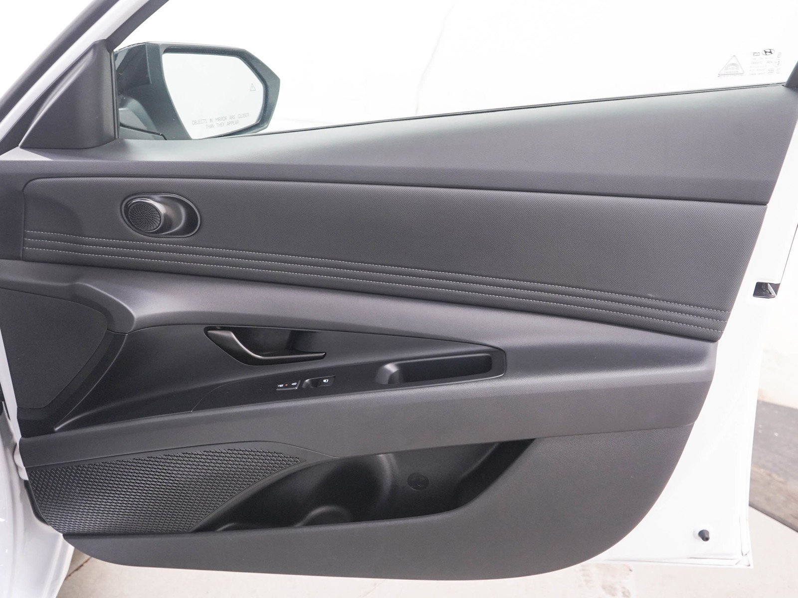 2025 Hyundai Elantra Blue - Photo 11