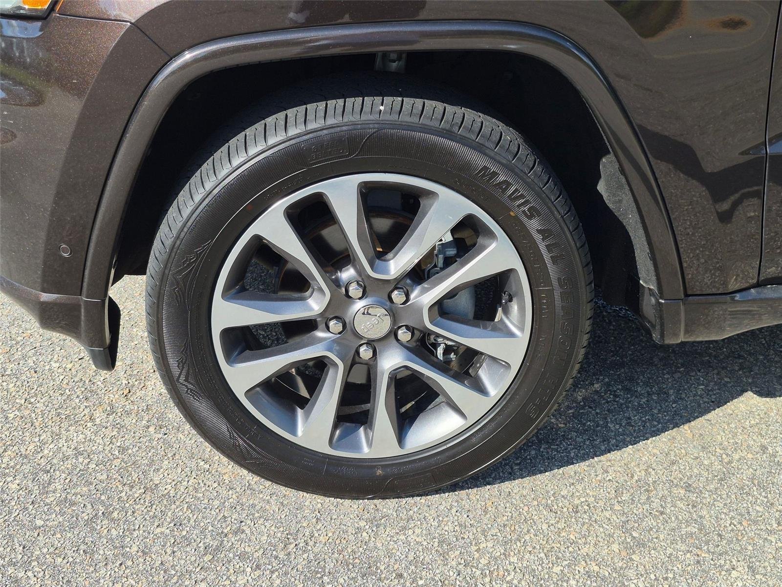 Used 2017 Walnut Brown Metallic Clearcoat Jeep Overland image 10