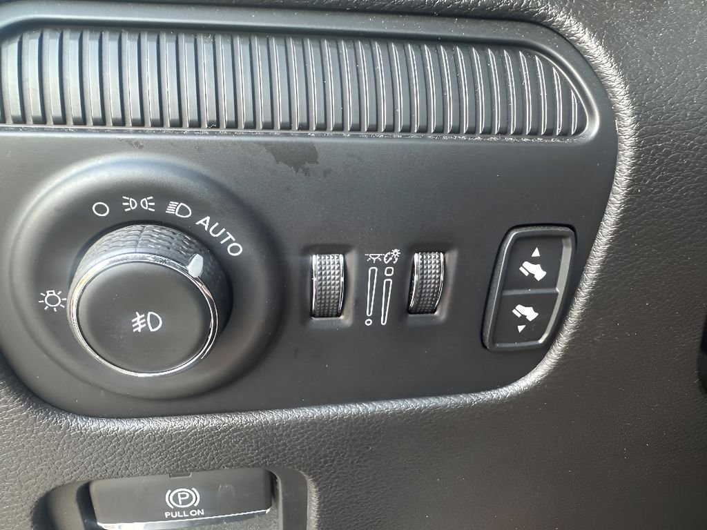 Used 2024 Bright White Clearcoat Jeep Series II image 31