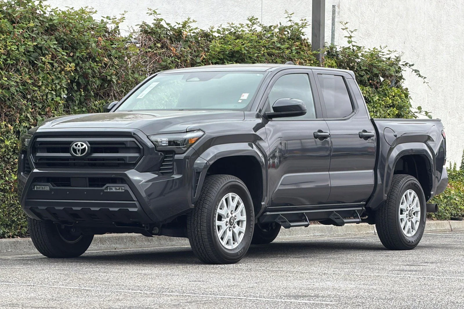 Used 2024  Toyota SR5 image 9