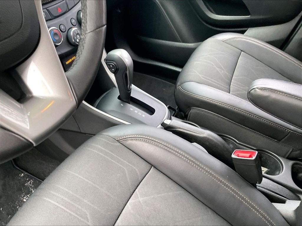 Used 2022 Black Chevrolet LT image 18