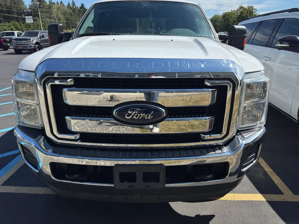 Used 2016 Oxford White Ford XLT image 2