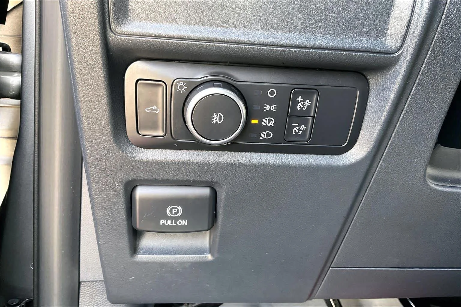 Used 2021 Iconic Silver Ford XL image 14