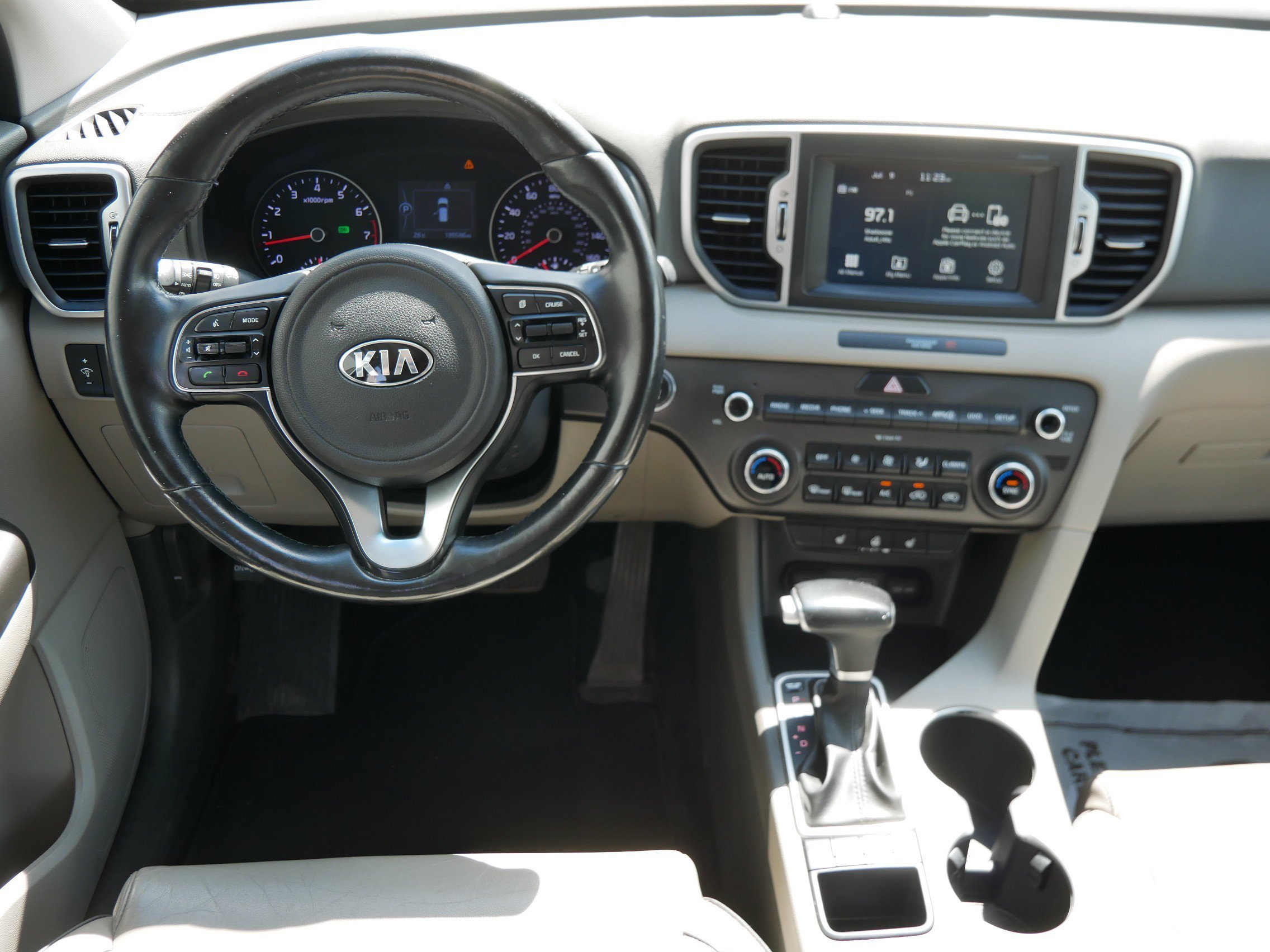 Used 2017 Snow White Pearl Kia EX image 16