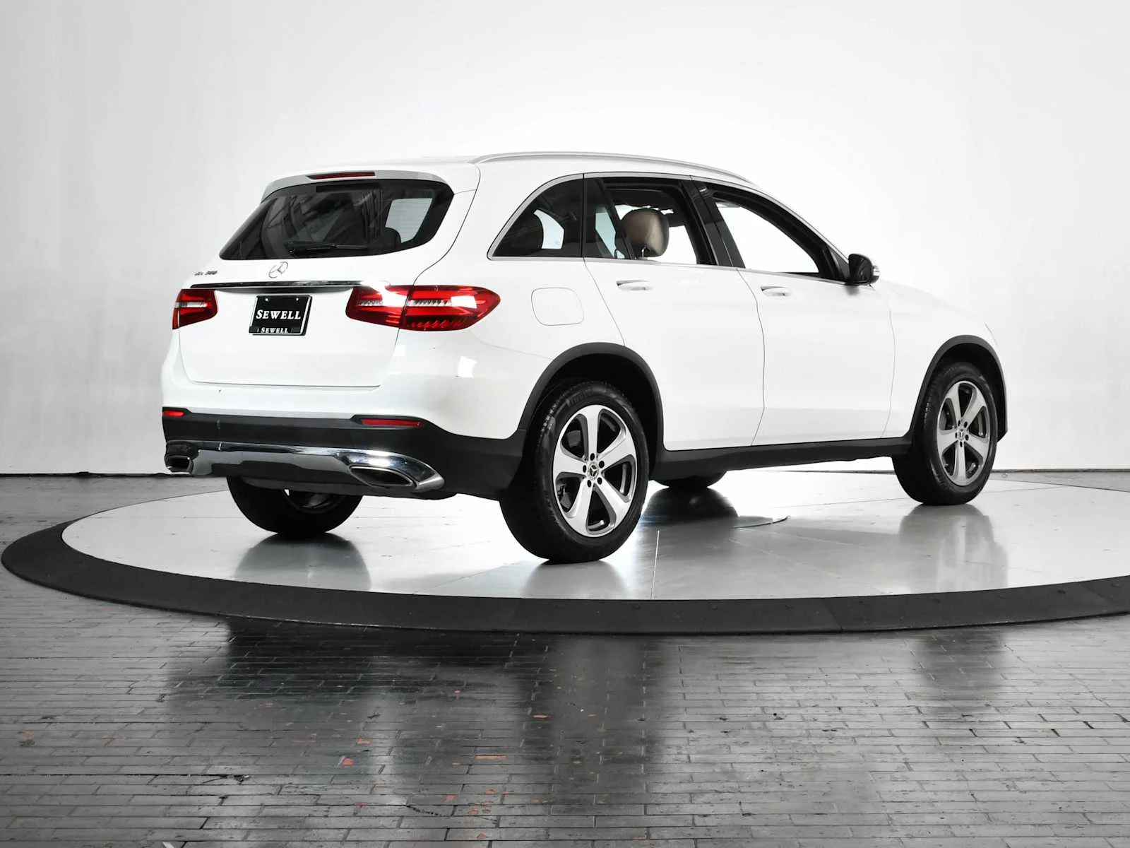 Used 2019 Polar White Mercedes-Benz GLC 300 image 6