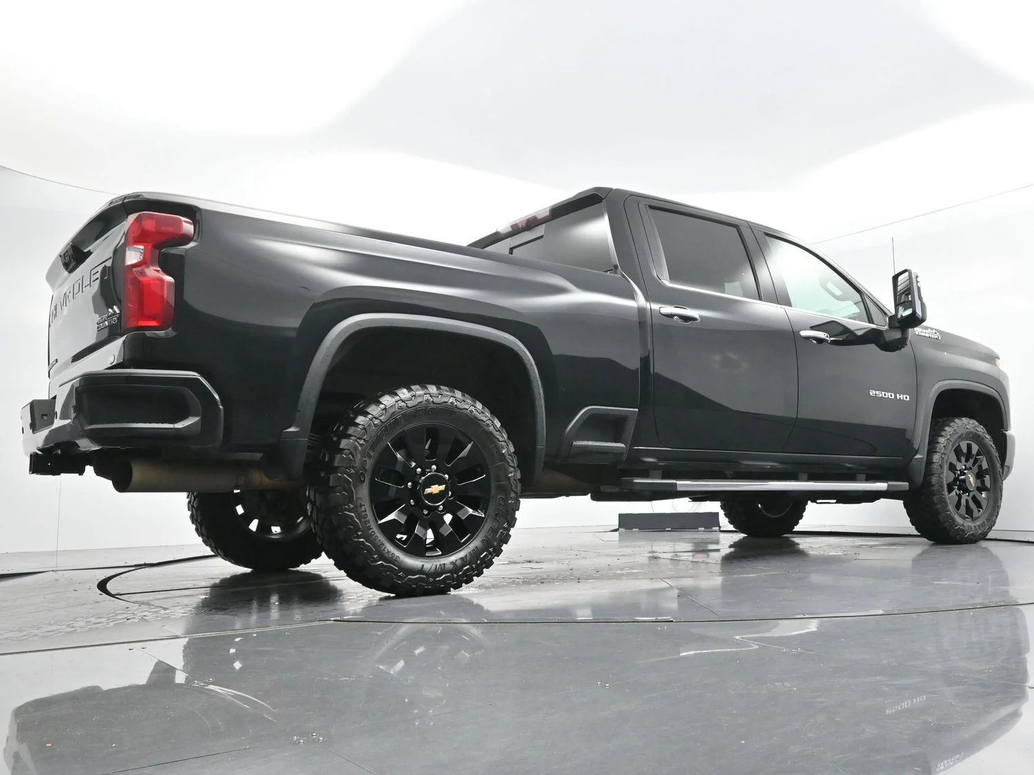 Used 2021 Black Chevrolet High Country image 48