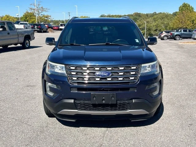 Used 2016 Blue Ford XLT image 9