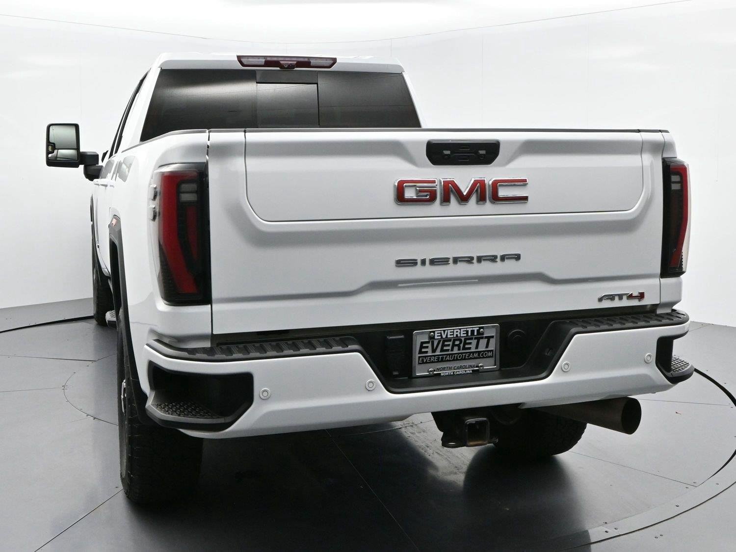 Used 2024 Summit White GMC AT4 image 6