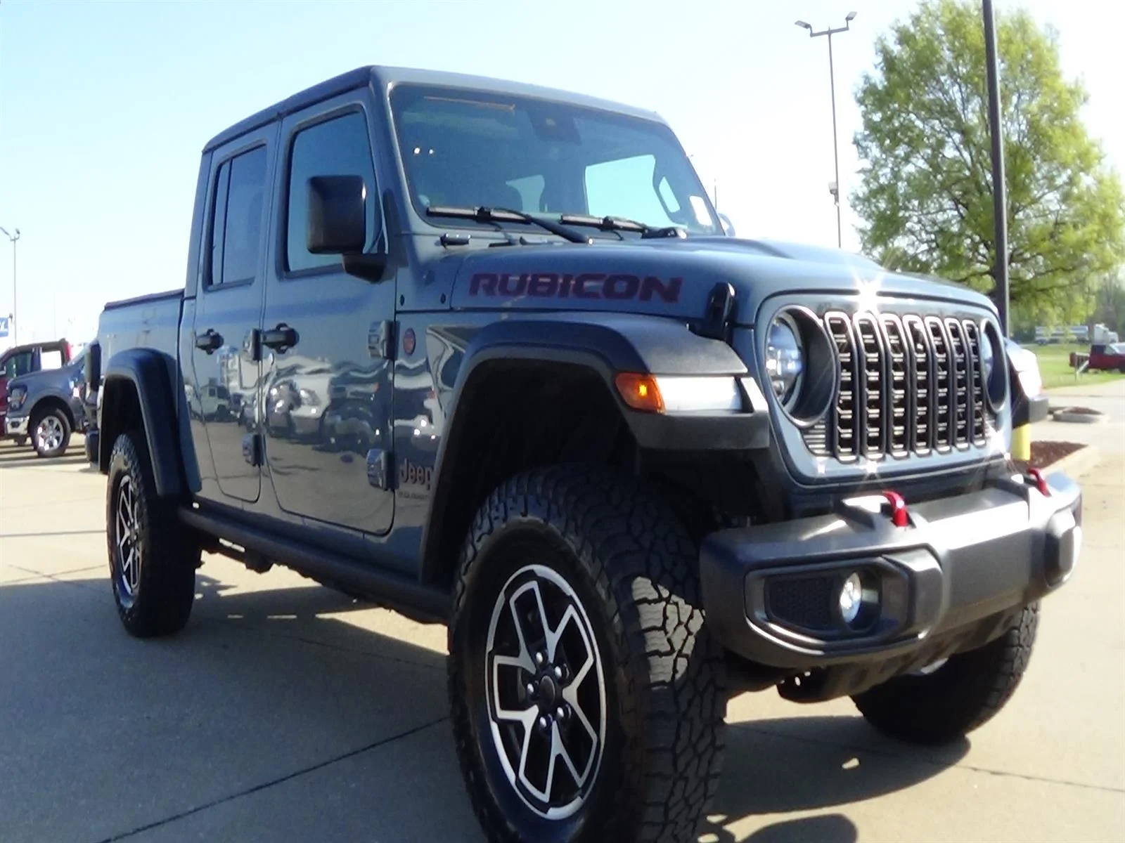 Used 2024 Anvil Clear Coat (pds) Jeep Rubicon image 4