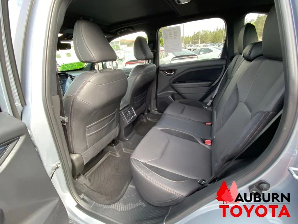Used 2025 Ice Silver Metallic Subaru Touring image 28