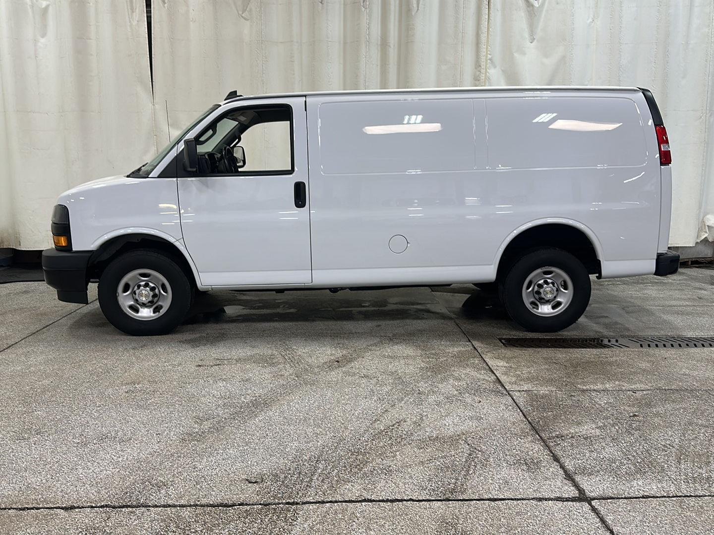 Used 2023 Chevrolet Express Cargo Work Van with VIN 1GCWGAFP0P1115881 for sale in Waconia, Minnesota