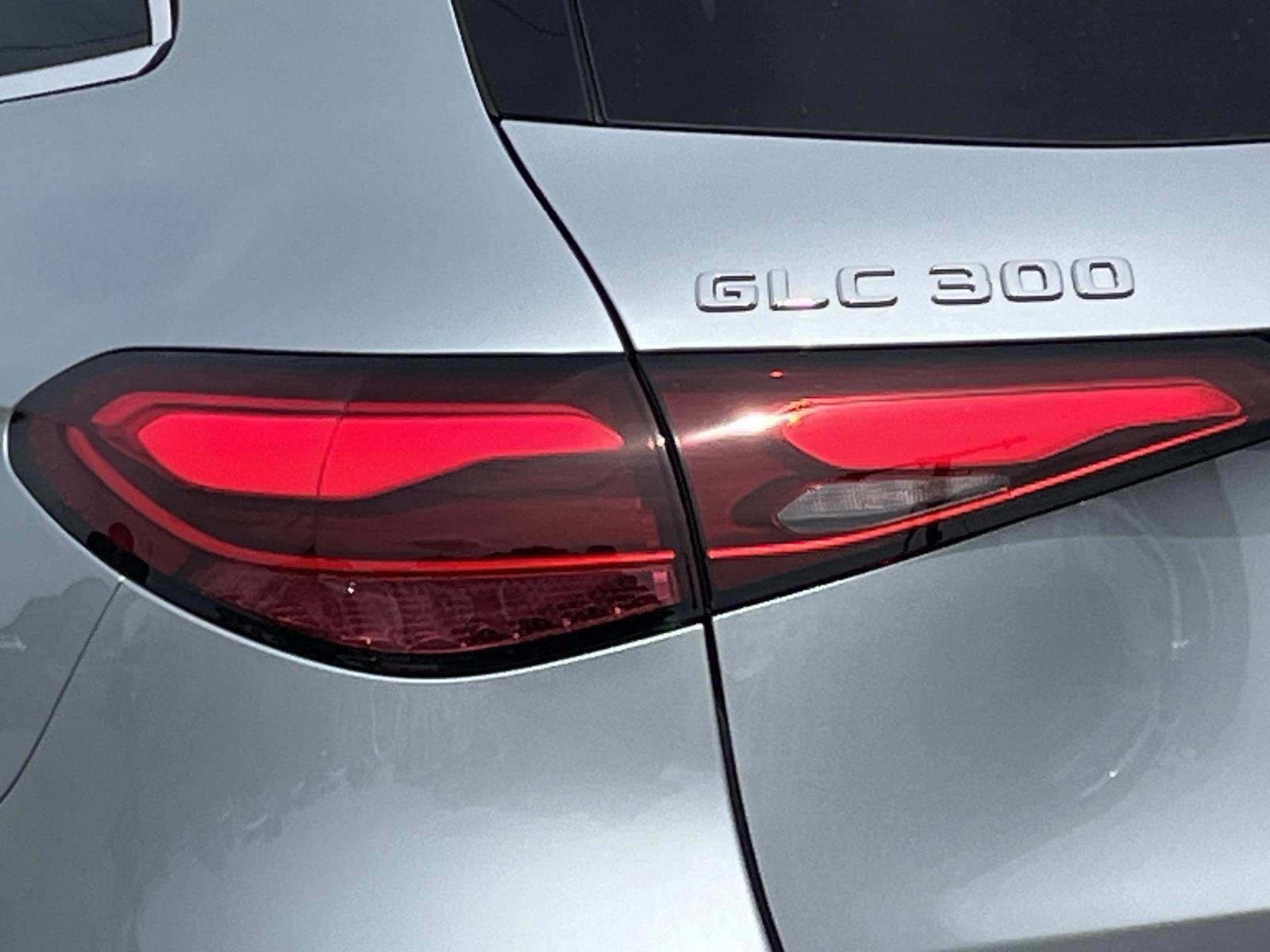 Used 2026 SILVER Mercedes-Benz GLC 300 image 10