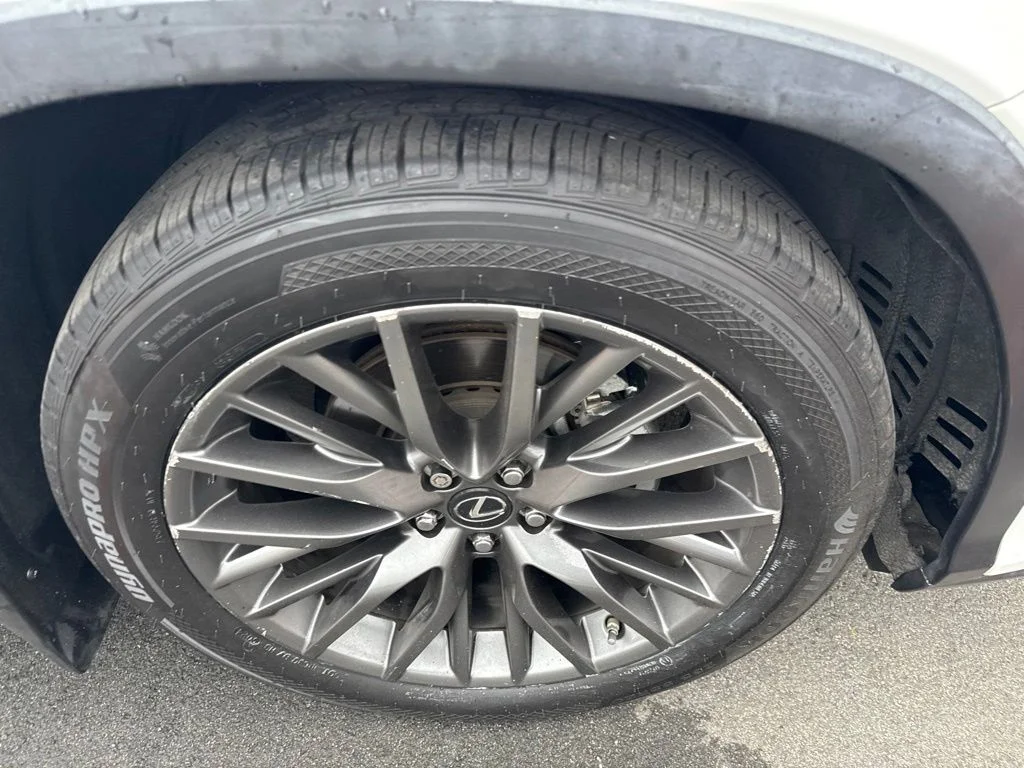 Used 2017 White Lexus 350 image 10
