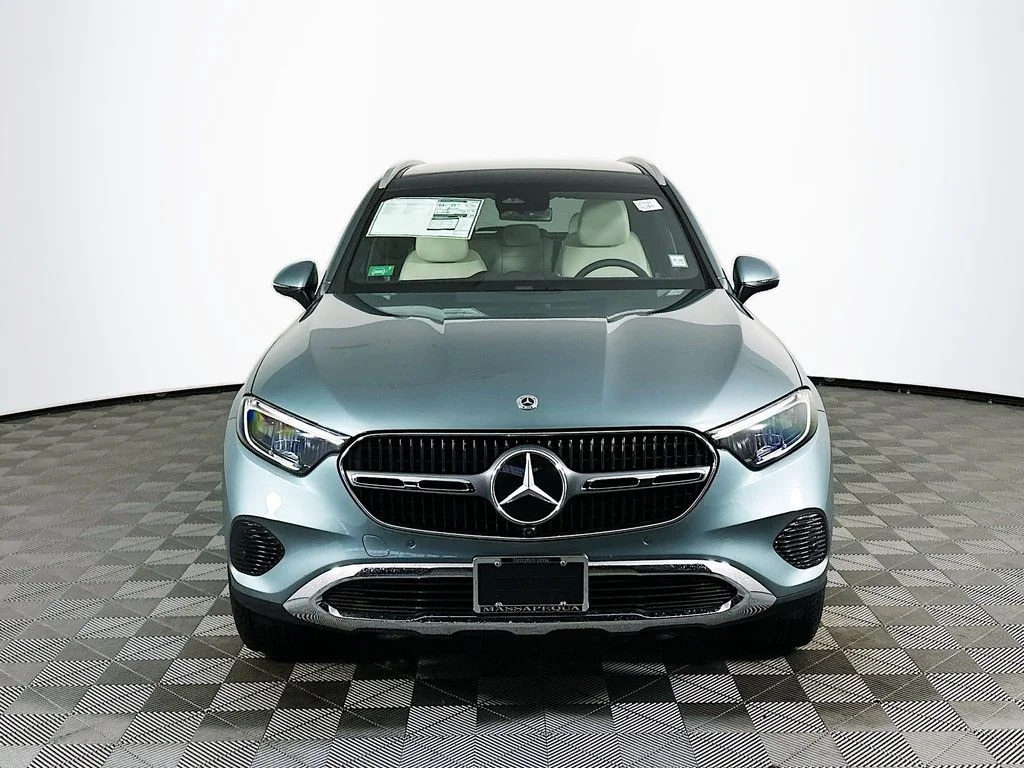 Used 2025 Gray Mercedes-Benz GLC 350e image 2