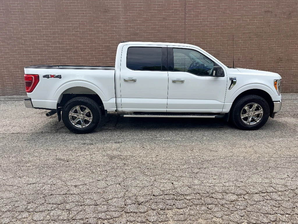 Used 2022 Oxford White Ford XLT image 7