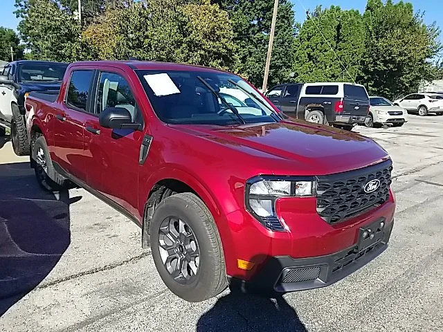 Used 2025 Red Ford XLT image 3