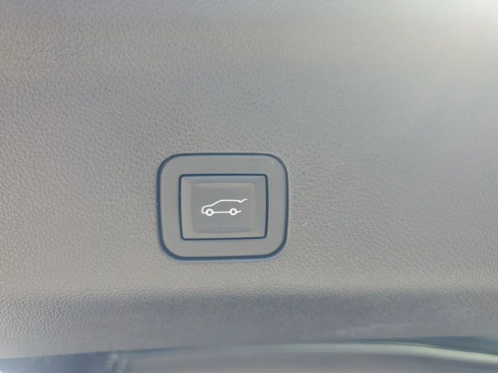 Used 2025 Black Chevrolet LT image 18