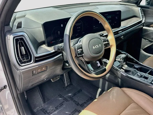 Used 2025 White Kia X-Line SX Prestige image 9